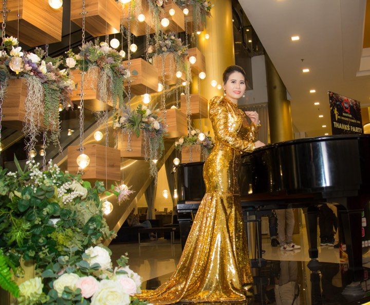 Nữ tướng ngành làm đẹp Đỗ Thị Hoài Diễm lộng lẫy trong đêm dạ tiệc Thanks Party của Mrs Universe Business 2019