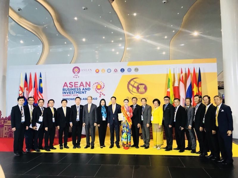 Một năm đầy ắp sự kiện của Hoa hậu Diệu Thúy sau đăng quang