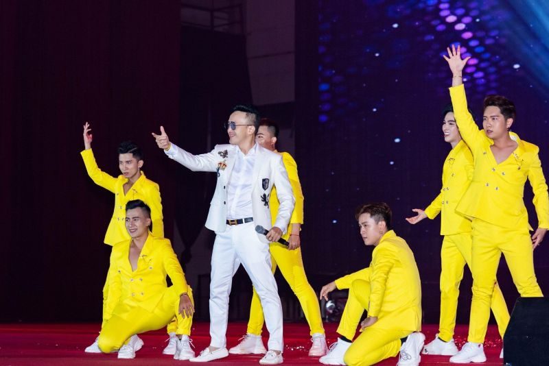 Dương Ngọc Thái qua Cambodia “Gọi đò”