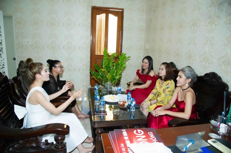 Các hoa hậu, á hậu đầu tư tiền tỷ vào dự án mới của HKT Entertaiment