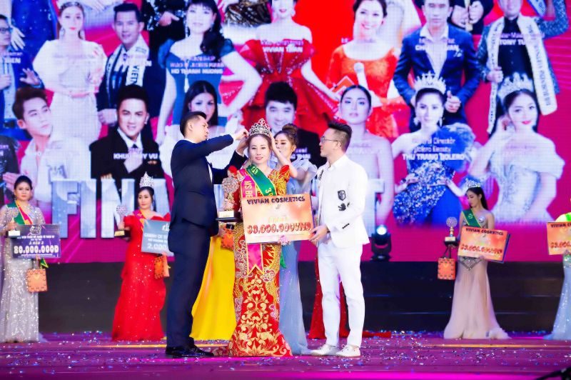 Á hậu Trần Thị Chúc Phương: “Phụ nữ đẹp khi có trái tim biết yêu thương, sẵn sàng lan tỏa niềm kiêu hãnh và sự tự tin”
