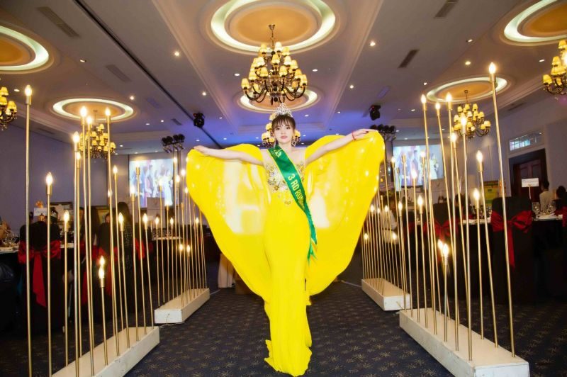 Á hậu Ms World Community Business 2020 Yến Trần “bung lụa” tại Dạ tiệc tri ân