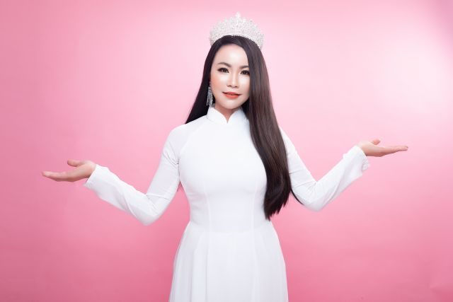 Hoa hậu Lina Hoàng: “Giúp đỡ người khác là giúp chính mình cho cuộc đời lương thiện…”