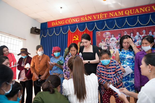 Hoa hậu nhân ái Thoan Huỳnh: “Mỗi chuyến thiện nguyện sẽ là một hành trình không thể nào quên”