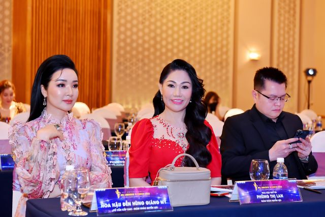 Hoa hậu quý bà Phùng Thị Lan ngồi ghế giám khảo Ms Universe Bussiness 2022