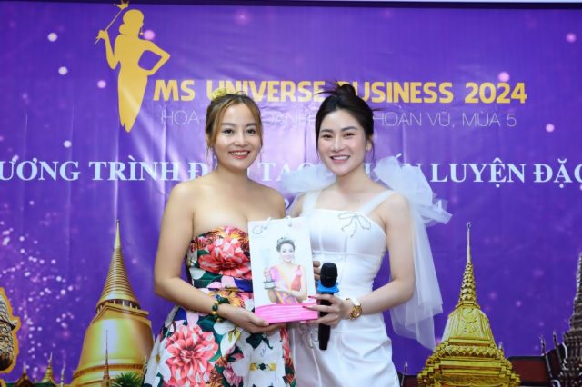 Á khôi Phương Hoàng Anh ngồi ghế giám khảo, tư vấn sắc đẹp cho thí sinh Ms Universe Business 2024