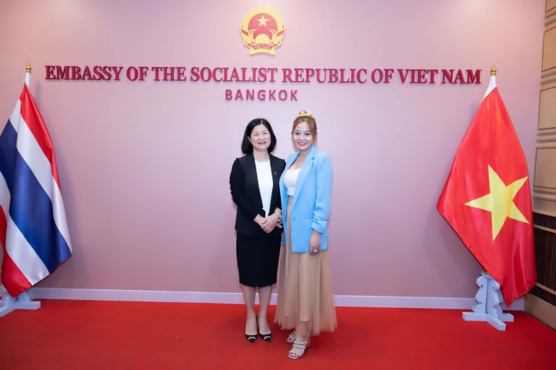Á khôi Phương Hoàng Anh thăm đại sứ quán Việt Nam trước thềm chung kết Ms Universe Business, Thái Lan 2024