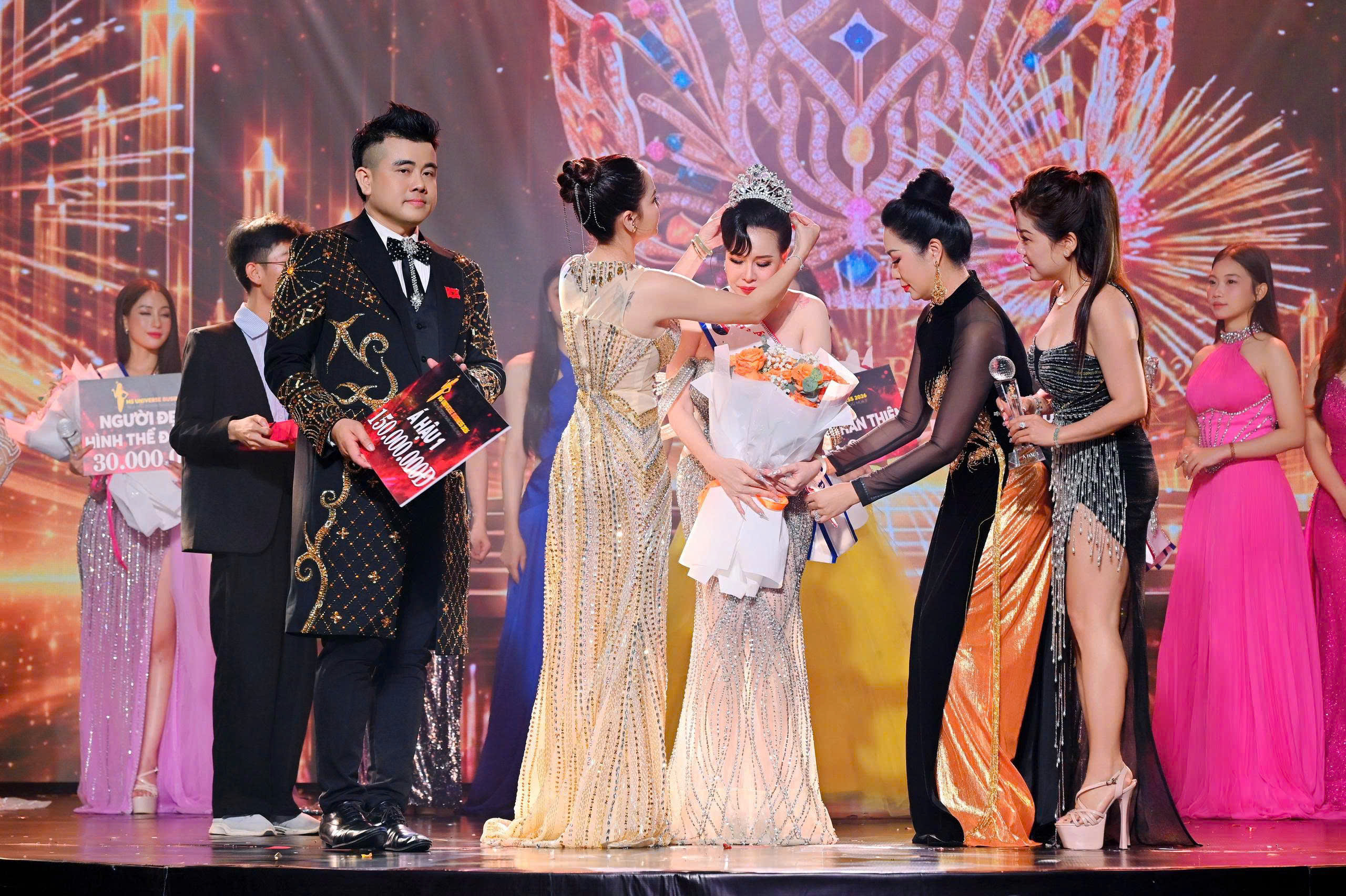 ‘Sếp tổng’ Trần Đức Bình Phước Trương Thị Hương được xướng tên cho hai ngôi vị danh giá